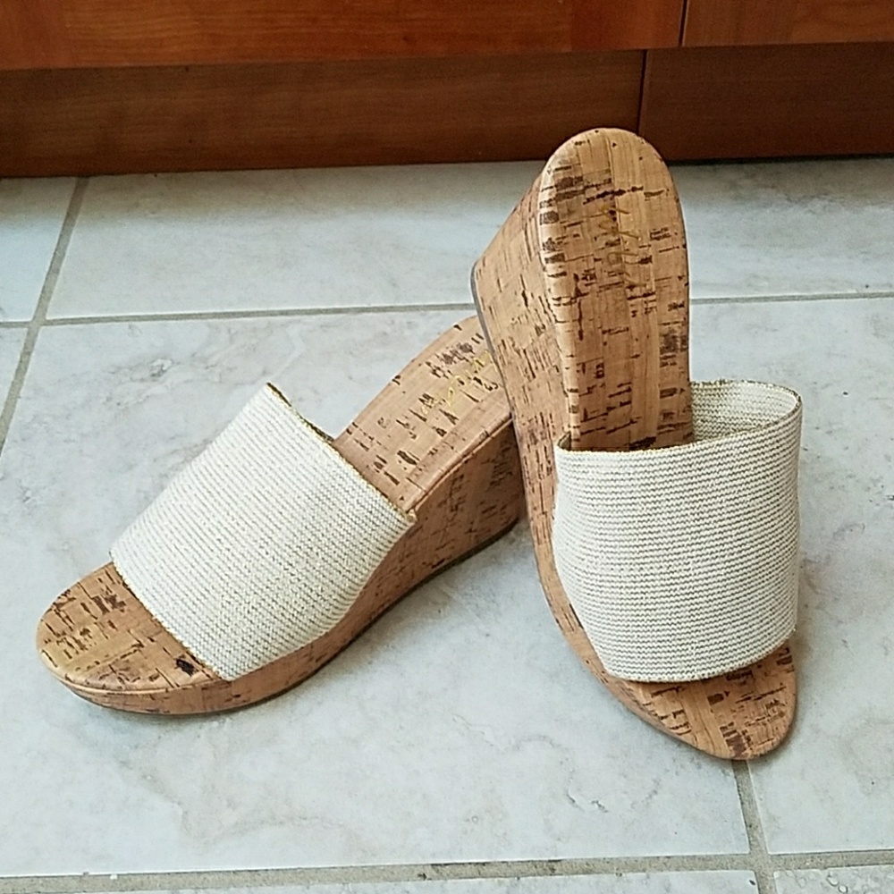 NWOT faux Cork Wedges